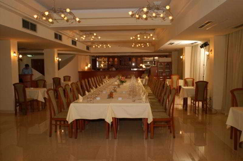 אוהריד Hotel Donco מסעדה תמונה